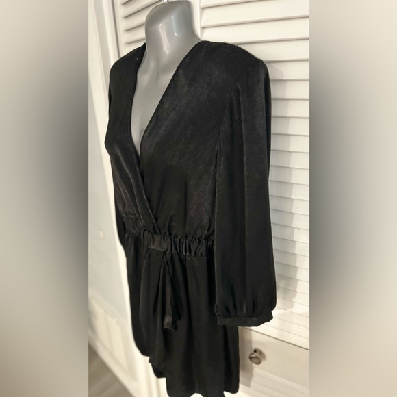 Zara black satin long sleeve shorts romper size large - Picture 3 of 6